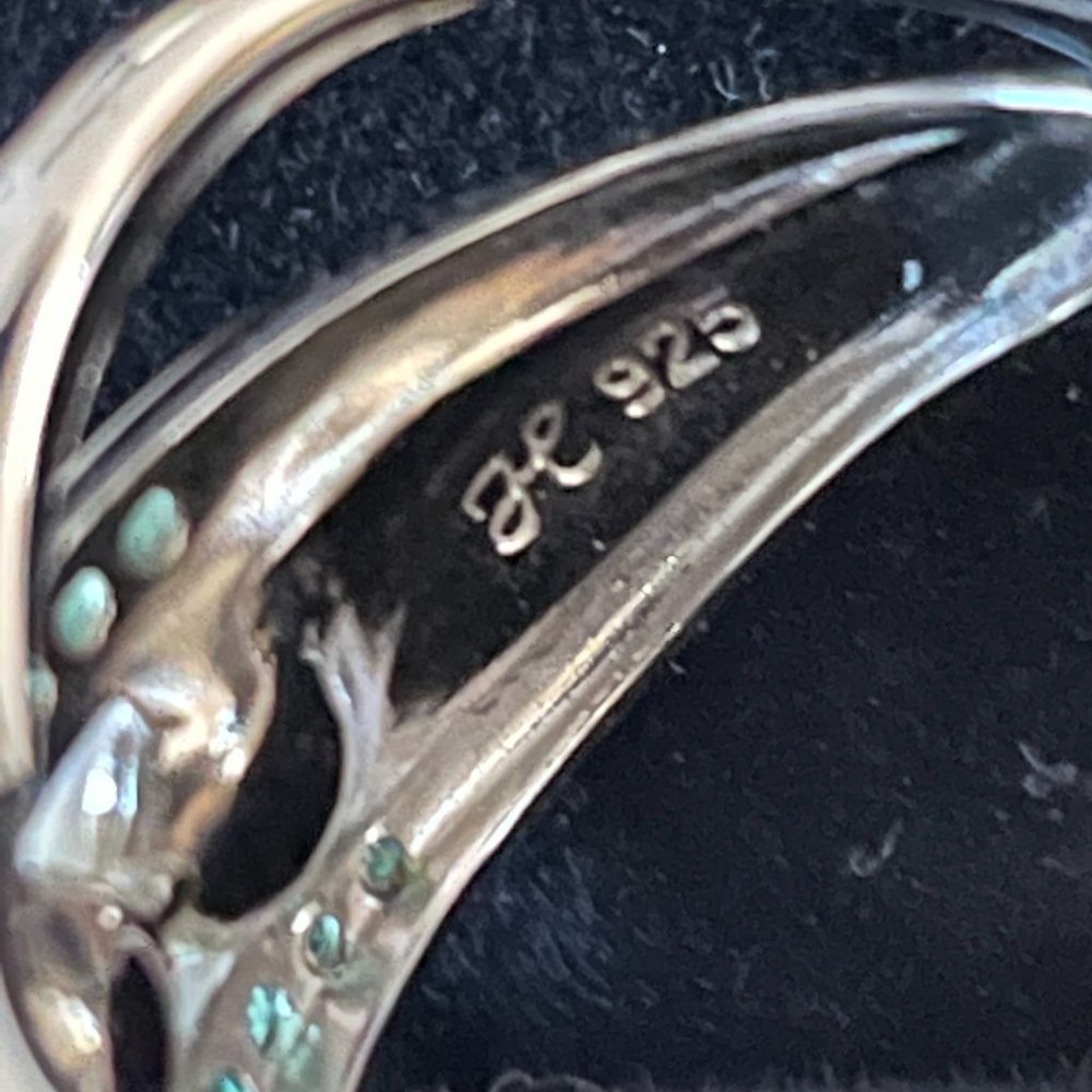 H 925 China 5 Pearl Ring with Green Gemstones - Picture 3 of 7